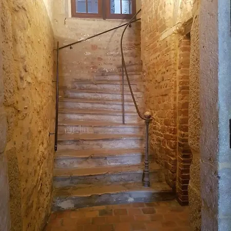 Semi-duplex Ancien Particulier Apartment *